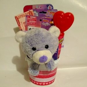 Vampirina Valentine Pail